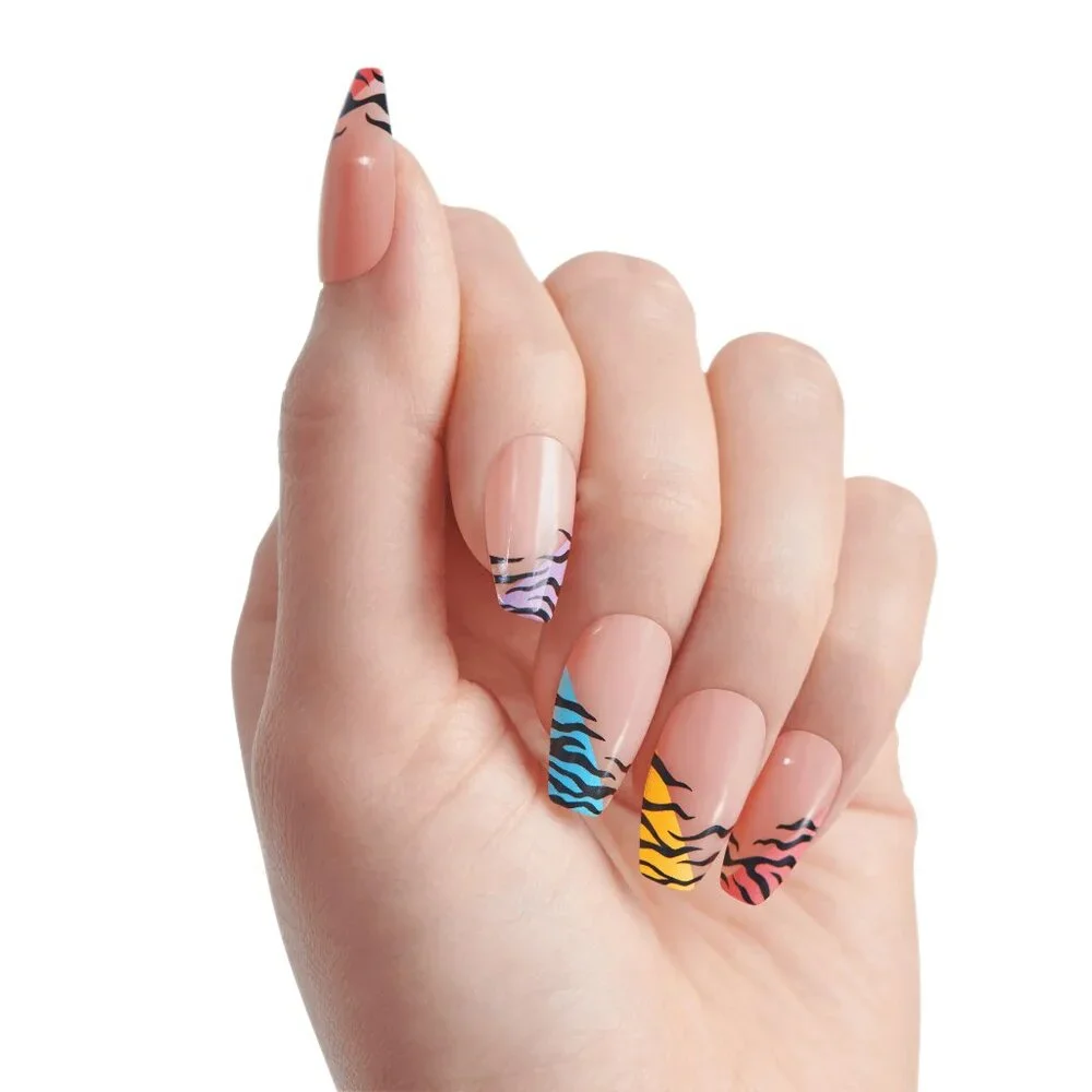 KISS Voguish Fantasy Medium Length Nails - Holiday
